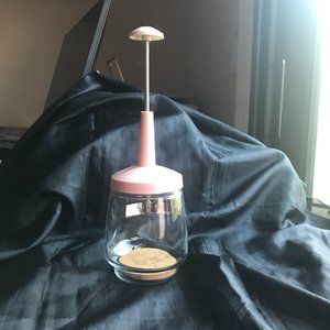 VINTAGE 1950 PINK FOOD CHOPPER